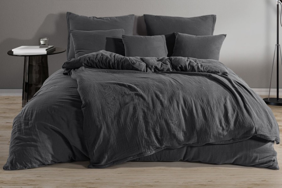 Mušelínové povlečení ze 100% bavlny pro pocit maximálního pohodlí a ničím nerušený spánek.