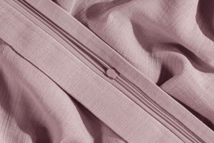 Mušelínové povlečení ze 100% bavlny pro pocit maximálního pohodlí a ničím nerušený spánek.