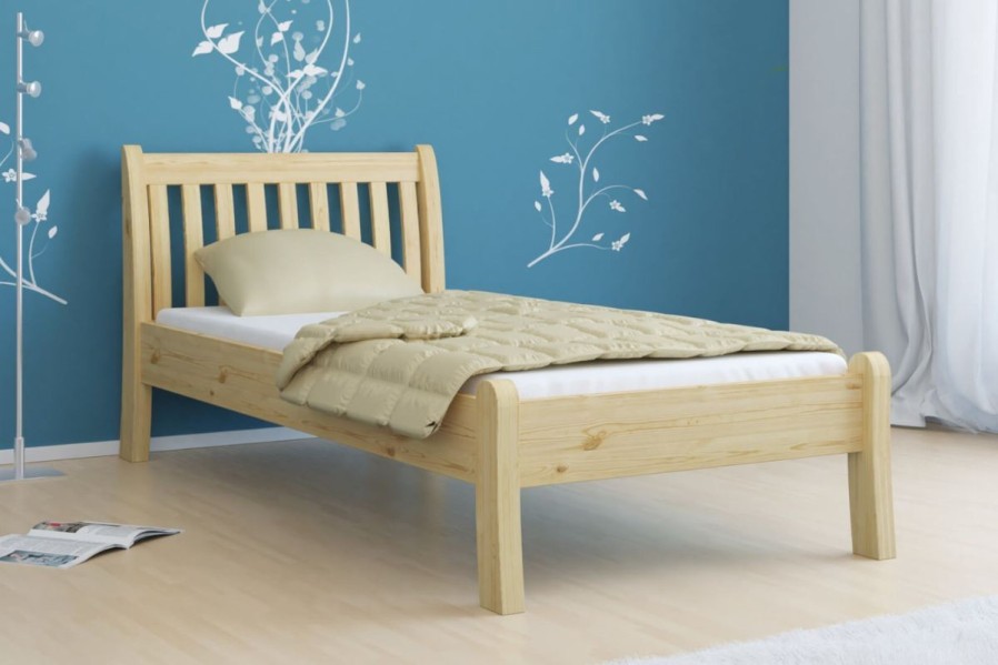 Felix představuje čistý estonský styl. Nádherné borovicové dřevo pokryté bezbarvým lakem, které více zviditelní celou strukturu.