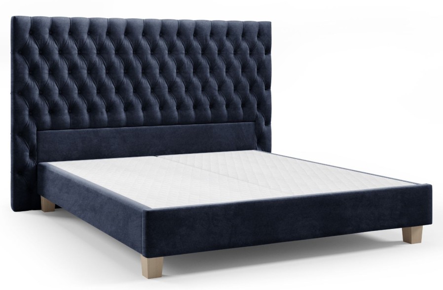 Elegantní čalouněná boxspringová postel Grand vám poskytne opravdu luxusní odpočinek. Základna postele je koncipována jako boxspring, oproti běžným boxspringovým postelím je navíc vybavena pevnými bukovými lamelami představujícími rošt pro uložení matrace. Na výběr máte hned z několika látek a velikostí postele, můžete si tak vybrat konkrétní variantu, která vám nejvíce vyhovuje.