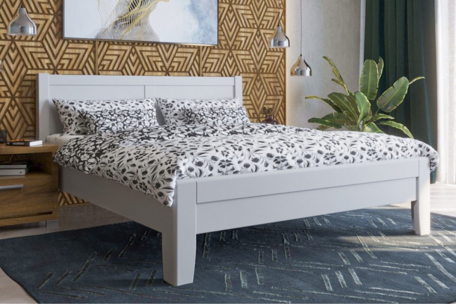 Robustní masivní postel Sion K3 bude důstojnou dominantou vaší ložnice, do které přinese útulnost i komfort.