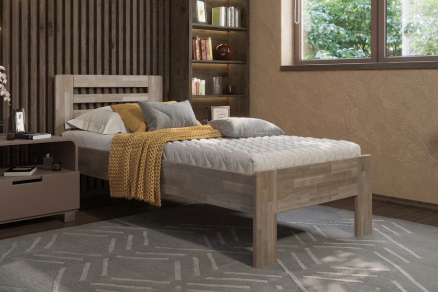 Postel Lola je praktická a pevná celomasivní postel.