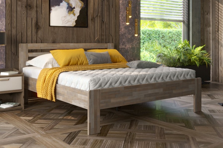 Postel Lola je praktická a pevná celomasivní postel.