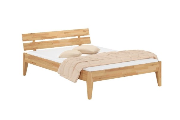 Nádherná, masivní postel z olejovaného dubového dřeva. Na posteli najdeme plno přirozených trhlin a nedostatků, které se ve dřevě s postupem času objevují.