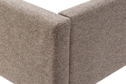 Klinmam Comfort Borneo je moderní čalouněná postel, která kombinuje jednoduchý, ale výrazný design s praktickými funkcemi, které oceníte v každodenním životě.