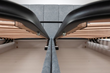 Naše čalouněné čelo Ibiza představuje nejenom vyjádření elegance a komfortu, ale také symbolizuje spojení luxusu s praktickým designem.