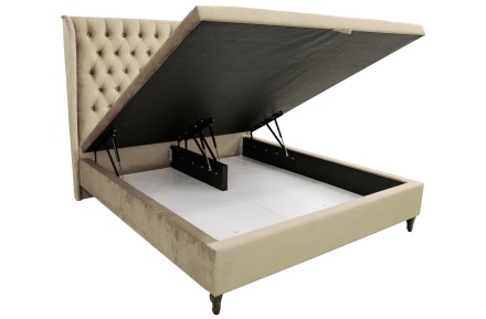 Elegantní postel Luxury Estate se hodí do každé ložnice, kterou ozvláštní a zároveň rozzáří.