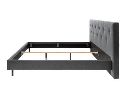 Klinmam Comfort Sakura je elegantní a moderní postel, která kombinuje jednoduchost s lehkým nádechem luxusu.