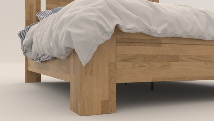 Vysoká a robustní celomasivní postel