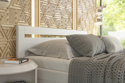 Postel Venta si můžete vybrat v provedení z masivního dubového nebo bukového dřeva.