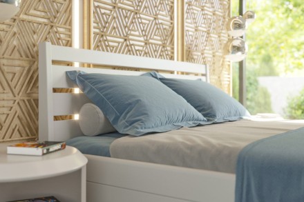 Postel Lugo je praktická, pevná a elegantní celomasivní postel.