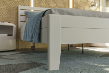 Postel Lugo je praktická, pevná a elegantní celomasivní postel.