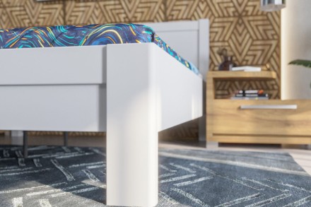 Robustní masivní postel Sion H3 bude důstojnou dominantou vaší ložnice, do které přinese útulnost i komfort.