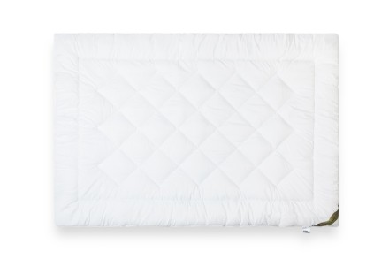 Lůžkoviny z řady Klinmam Home Clima Aerelle®  mají svoji povrchovou vrstvu tvořenou 100% mikrovláknem, které zajišťuje odvod přebytečného tepla od těla pro zamezení nepříjemného pocení a zajištění ničím nerušeného spánku.