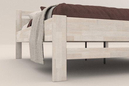 Postel Emily je velmi oblíbené lůžko, které se bude hodit do dětského pokoje i ložnice. Dokonalá vůně dřeva navodí v místnosti úžasnou atmosféru, která bude pro spánek ideální