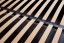 Krásné čelo Klinmam Madison s čalouněnými čtverci se vyznačuje nápaditým designem a dokonalým řemeslným zpracováním.