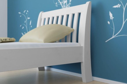 Felix představuje čistý estonský styl. Nádherné borovicové dřevo pokryté bezbarvým lakem, které více zviditelní celou strukturu.