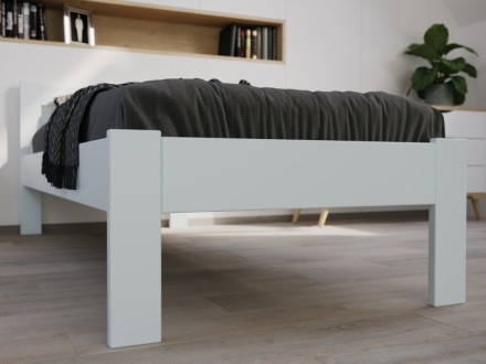 Celomasivní postel z buku nebo dubu