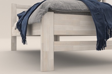 Milujete vůni dřeva? Pak je tato celomasivní postel perfektní volbou pro vás, jelikož je postavena z nejkvalitnějších dřevin buku a dubu.