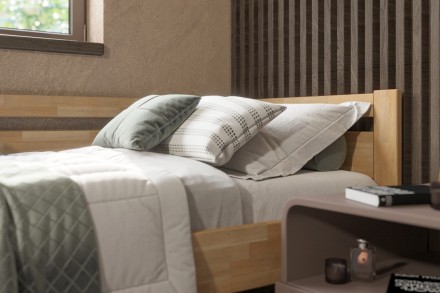 Postel Emily je velmi oblíbené jednolůžko, které se bude hodit do dětského pokoje i ložnice. Dokonalá vůně dřeva navodí v místnosti úžasnou atmosféru, která bude pro spánek ideální