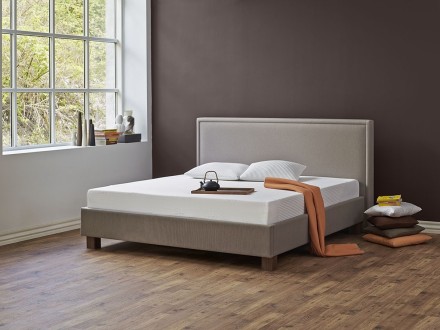 Kolekce matrací TEMPUR® Sensation představuje kombinaci pevných stěn z otevřených buněk s volně uspořádanou strukturou, čímž technologie dynamické podpory dodává matraci pružnou oporu.