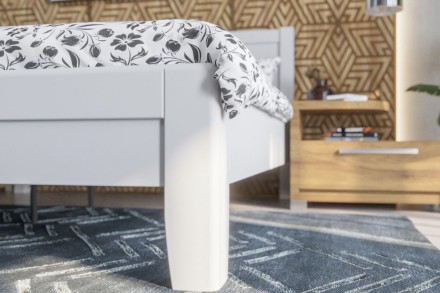 Robustní masivní postel Sion K3 bude důstojnou dominantou vaší ložnice, do které přinese útulnost i komfort.