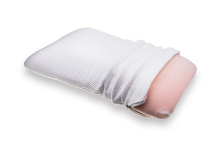 ;Změkčený materiál TEMPUR® dokonale ladí s jedinečným oboustranným provedením, jehož výsledkem je měkčí polštář, který i přesto poskytuje kvalitní oporu.