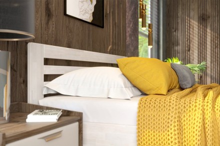 Postel Lola je praktická a pevná celomasivní postel.