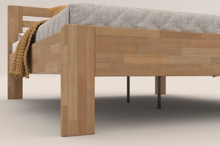 Postel Lola je praktická a pevná celomasivní postel.