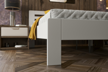 Postel Lola je praktická a pevná celomasivní postel.