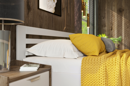 Postel Lola je praktická a pevná celomasivní postel.