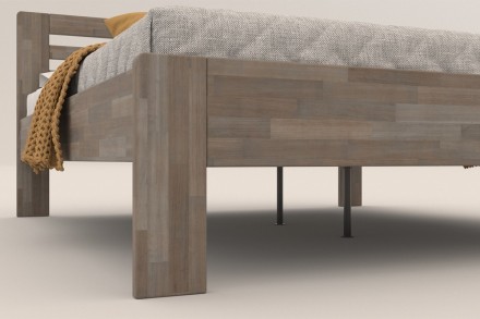 Postel Lola je praktická a pevná celomasivní postel.