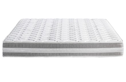 Postel Lugo v přírodním lesklém laku s elegantním čelem a pevnou konstrukcí je doplněna matrací Air Massage Memory 4.0, která zajišťuje relaxaci díky paměťové pěně a čtyřem úrovním tuhosti.