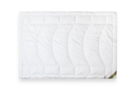 Souprava Klinmam Home Outlast Aerelle® se vyznačuje zejména svými schopnostmi termoregulace, kdy díky revolučnímu materiálu Outlast®, dokáže po celou noc udržet stabilní a optimální teplotu v lůžku. Tím zabraňuje nadměrnému přehřívání a pocení.