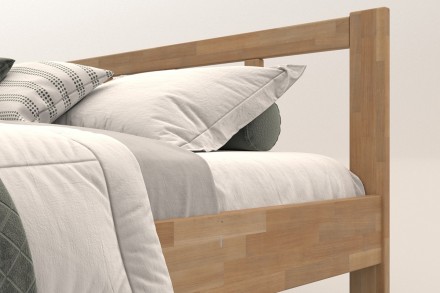 Milujete vůni dřeva? Pak je tato celomasivní postel perfektní volbou pro vás, jelikož je postavena z nejkvalitnějších dřevin buku a dubu.