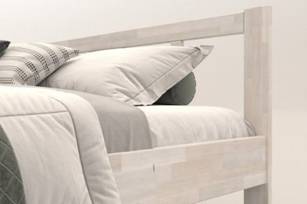 Milujete vůni dřeva? Pak je tato celomasivní postel perfektní volbou pro vás, jelikož je postavena z nejkvalitnějších dřevin buku a dubu.