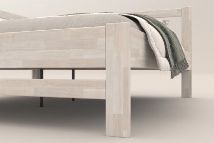 Milujete vůni dřeva? Pak je tato celomasivní postel perfektní volbou pro vás, jelikož je postavena z nejkvalitnějších dřevin buku a dubu.