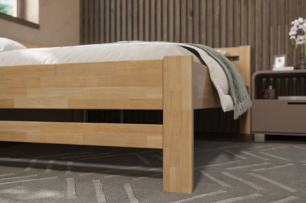 Postel Emily je velmi oblíbené jednolůžko, které se bude hodit do dětského pokoje i ložnice. Dokonalá vůně dřeva navodí v místnosti úžasnou atmosféru, která bude pro spánek ideální