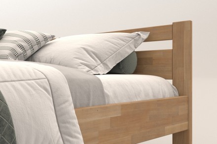 Postel Emily je velmi oblíbené jednolůžko, které se bude hodit do dětského pokoje i ložnice. Dokonalá vůně dřeva navodí v místnosti úžasnou atmosféru, která bude pro spánek ideální