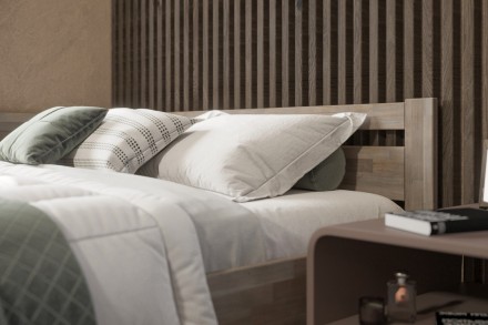 Postel Emily je velmi oblíbené jednolůžko, které se bude hodit do dětského pokoje i ložnice. Dokonalá vůně dřeva navodí v místnosti úžasnou atmosféru, která bude pro spánek ideální