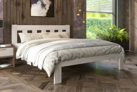 Postel Utena v jednoduchém designu z celomasivní kolekce postelí.