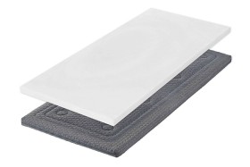 Luxusní vrchní matrace s vrstvou paměťové pěny Topper Visco Soft 8 dokáže skvěle regulovat teplotu a tlak těl. Zlepší tak pocit vaší stávající matrace a budete se cítit jako byste leželi na obláčku.