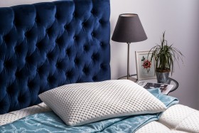 Polštář Comfort Original zajišťuje pohodlí a oporu typickou pro polštáře TEMPUR®. Nabízí pevnější a zároveň velice komfortní oporu v libovolných polohách.